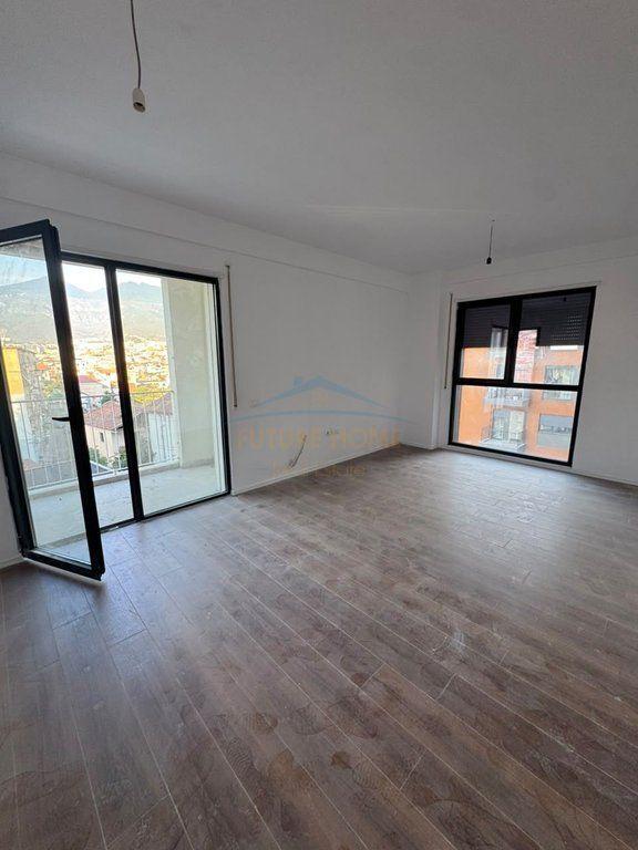 Appartamento 2+1 in vendita a Kompleksi ASL, Tirana, 99 m²