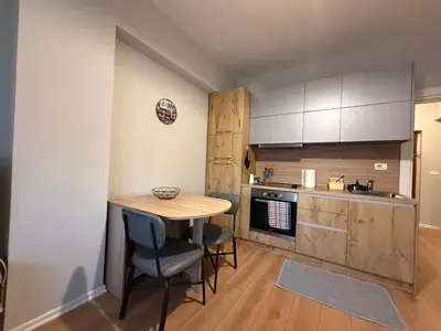 Apartament 1+1 me qera në Rruga Zef Jubani, Tiranë, 65 m². Foto 3 nga 8