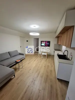 Apartament 2+1 me qera në Rruga e Barrikadave, Tiranë, 70 m². Foto 3 nga 9