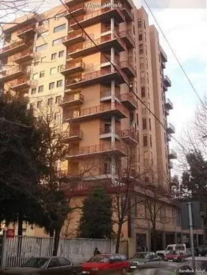 Apartment 4+1 for sale in Sheshi Skënderbej, Tirana, 188 m². Photo 3 of 5