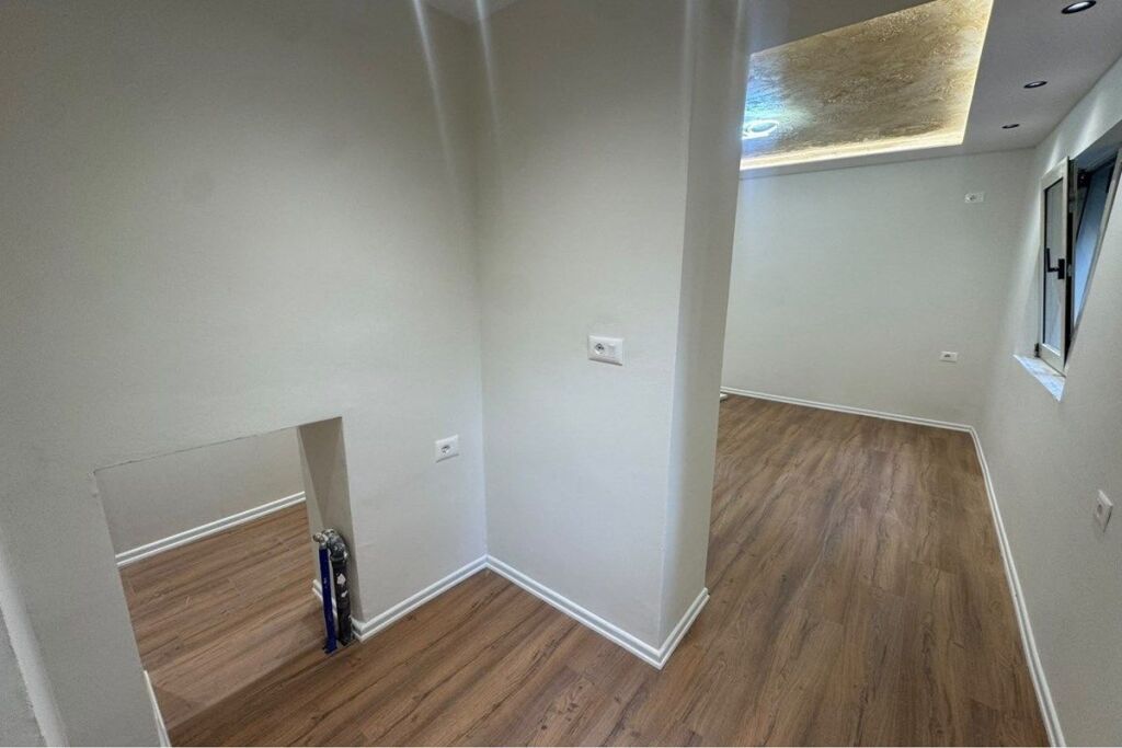 Monolocale in vendita a Jordan Misja, Tirana, 34 m². Foto 2 di 3