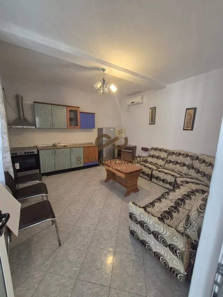 Apartament 2+1 me qera në Bulevardi Zogu I, Tiranë, 108 m². Foto 1 nga 5