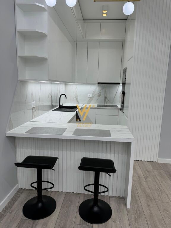 Apartament 2+1 me qera në Rruga Pelivan Leskaj, Vlorë, 121 m². Foto 2 nga 3