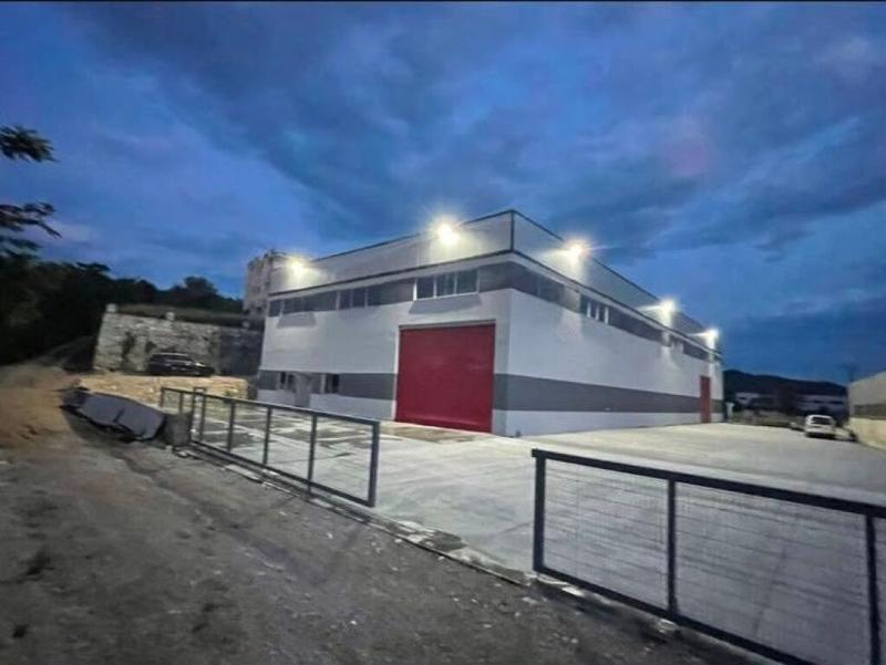 Magazinë me qera në Marikaj, Tiranë, 2 568 m²