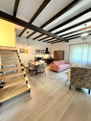 Vilë me qera në Petrelë, Tiranë, 180 m². Foto 1 nga 9