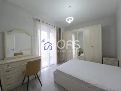 Appartamento 1+1 in affitto a Komuna e Parisit, Tirana, 70 m². Foto 3 di 6