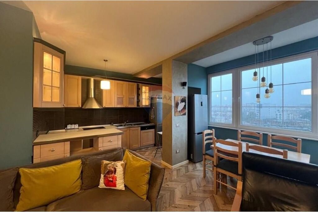 Apartment for sale in Zogu i Zi, Tirana, 102 m². Photo 2 of 3