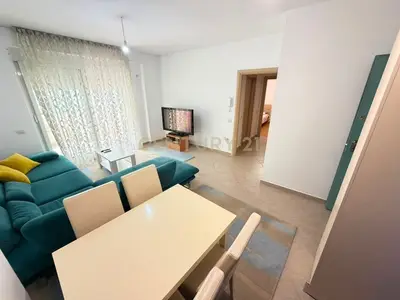 Apartament 1+1 me qera në Kompleksi Magnet, Tiranë, 91 m². Foto 2 nga 7