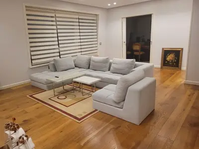 Apartament 4+1 me qera në Rruga Janos Hunyadi, Tiranë, 150 m². Foto 2 nga 12