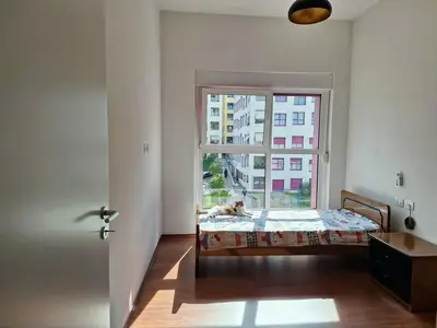 Apartament 2+1 me qera në Ali Demi, Tiranë, 85 m². Foto 5 nga 9
