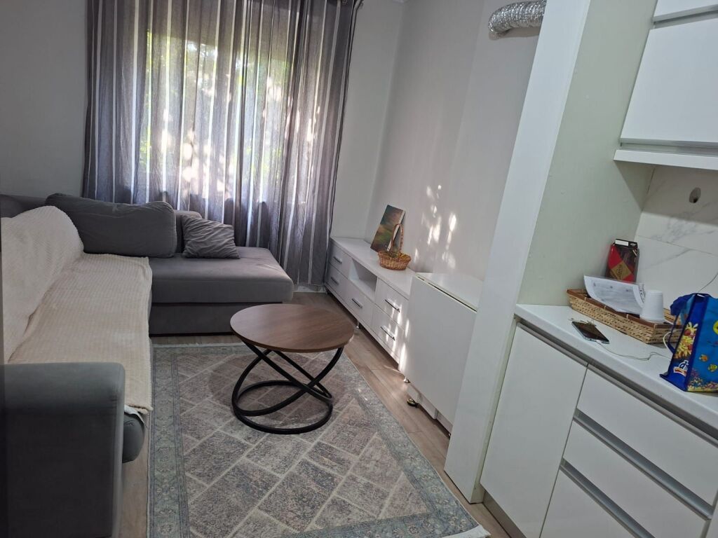 Apartment 2+1 for rent in Rruga e Elbasanit, Tirana, 70 m². Photo 1 of 3