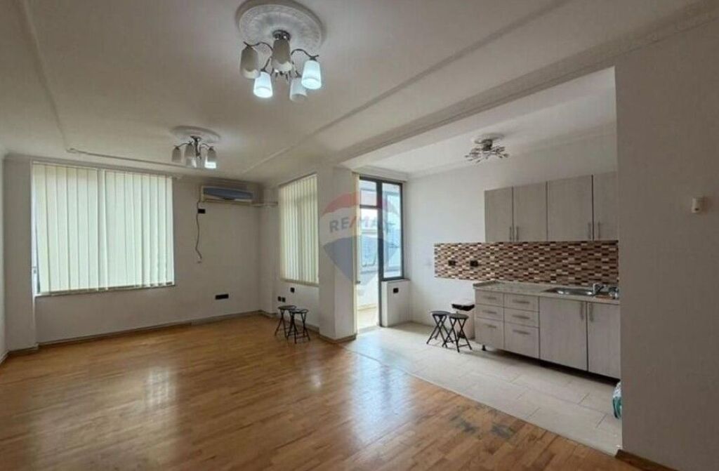 Office for rent in Toptani, Tirana, 114 m². Photo 2 of 3