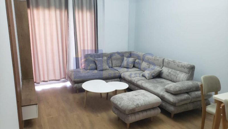 Appartamento 1+1 in affitto a Astir, Tirana, 82 m²