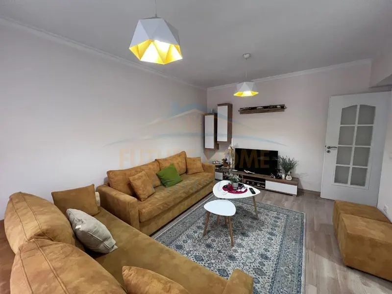 Appartamento 1+1 in vendita a Shkolla e Baletit, Tirana, 61 m²