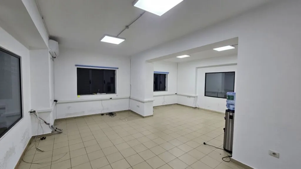 Commercial space for rent in Sheshi Avni Rustemi, Tirana, 120 m². Photo 1 of 7