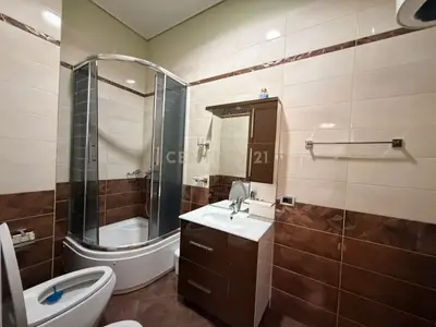 Apartament 2+1 me qera në Pazari i Ri, Tiranë, 125 m². Foto 8 nga 10