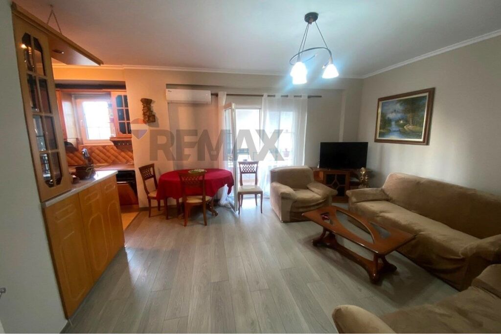 Appartamento in affitto a Rruga e Barrikadave, Tirana, 98 m². Foto 1 di 3