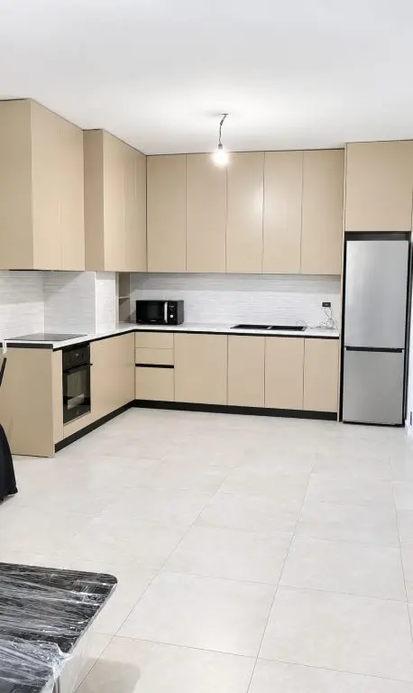 Appartamento 1+1 in affitto ad Aura Complex, Tirana, 75 m²