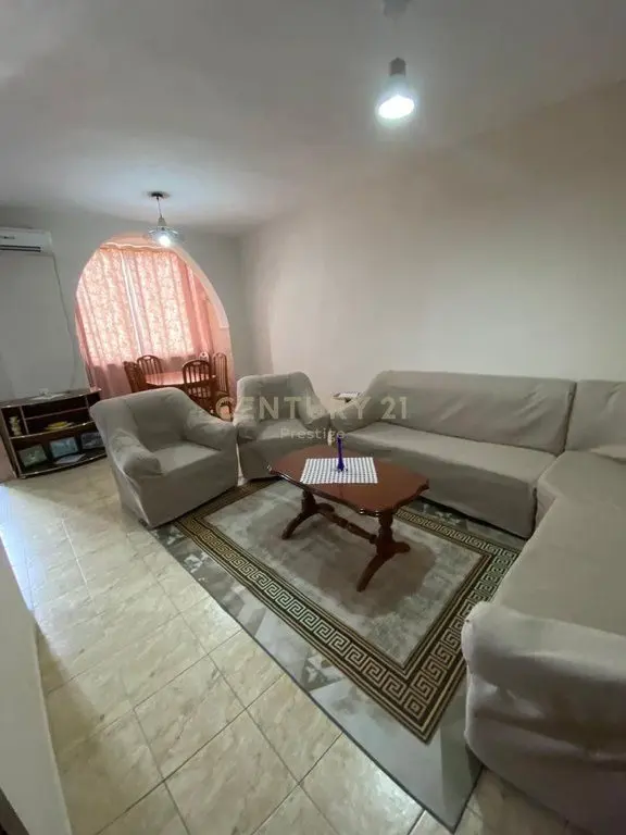 Appartamento 2+1 in affitto a Rruga Ali Visha, Tirana, 95 m²