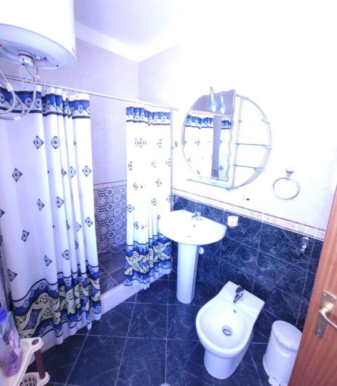 Apartament 2+1 me qera në Crem Caffe Ish Ekspozita, Tiranë, 125 m². Foto 4 nga 6