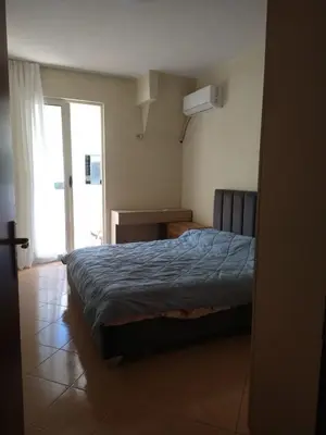 Apartament 1+1 me qera në Rruga Mujo Ulqinaku, Durrës, 90 m². Foto 3 nga 9
