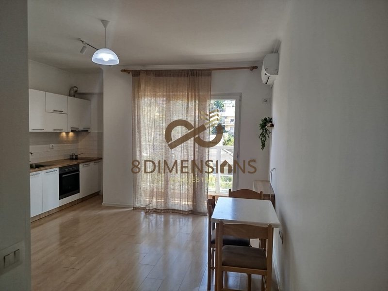 Appartamento 1+1 in vendita a Kombinat, Tirana, 52 m²