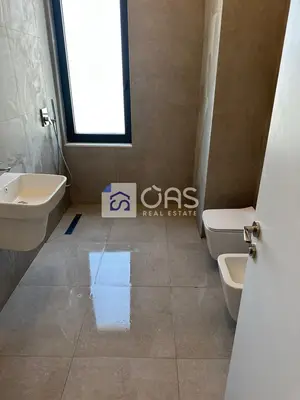 Apartament 3+1 në shitje në Rruga e Barrikadave, Tiranë, 133 m². Foto 10 nga 12