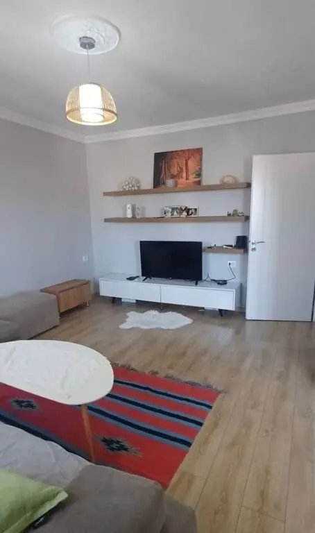 Appartamento 1+1 in vendita a Spitali Ushtarak Laprake, Tirana, 54 m²