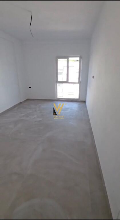 Office for rent in Komuna e Parisit, Tirana, 70 m². Photo 2 of 3