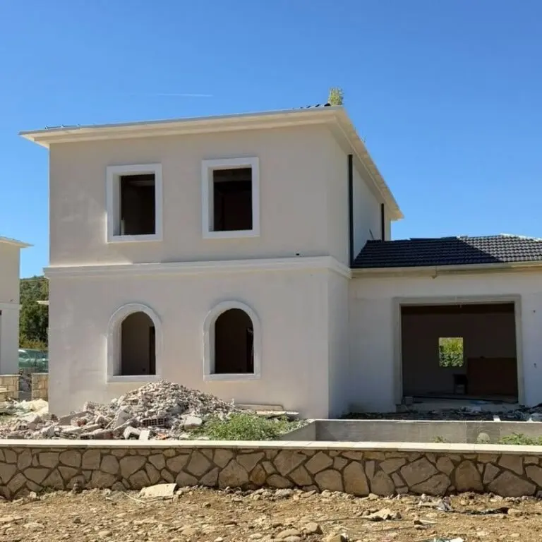 Villa in vendita a Petrelë, Tirana, 560 m²