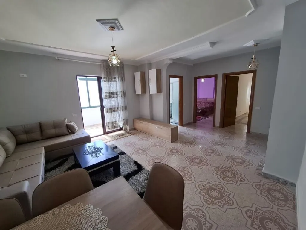 Apartment 2+1 for rent in Tregu i Përditshëm i Fruta Perimeve, Durrës, 90 m². Photo 1 of 9