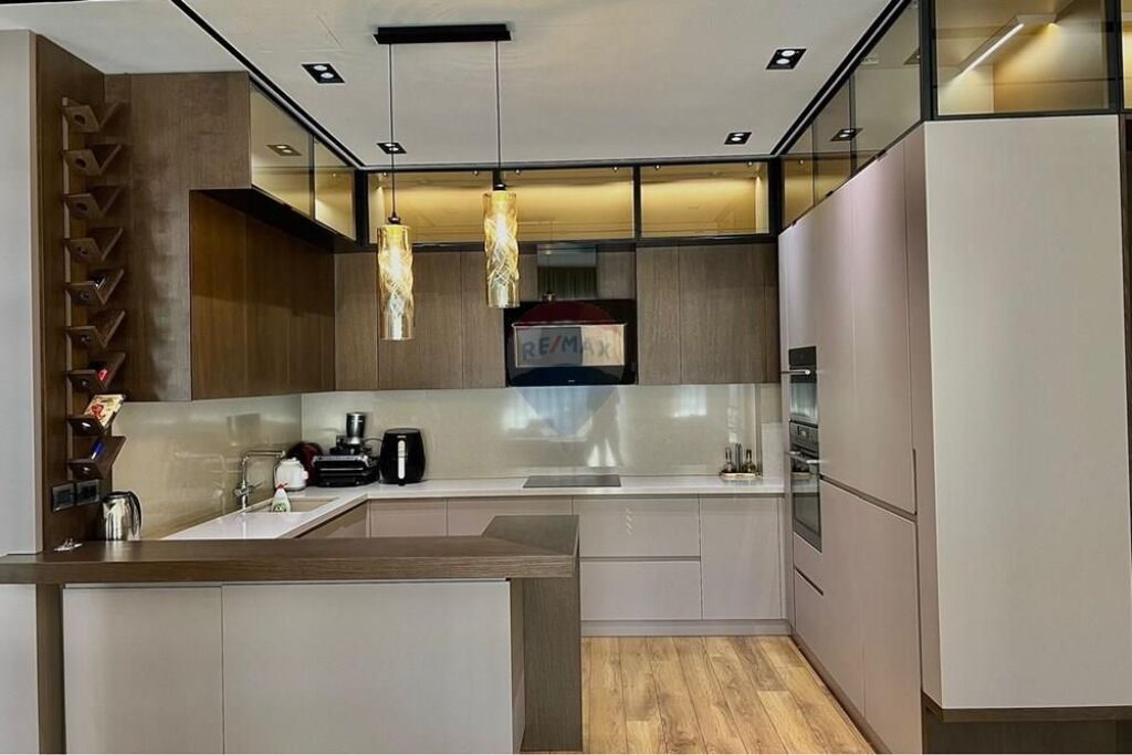 Appartamento in vendita a Kompleksi Delijorgji, Tirana, 140 m². Foto 2 di 3