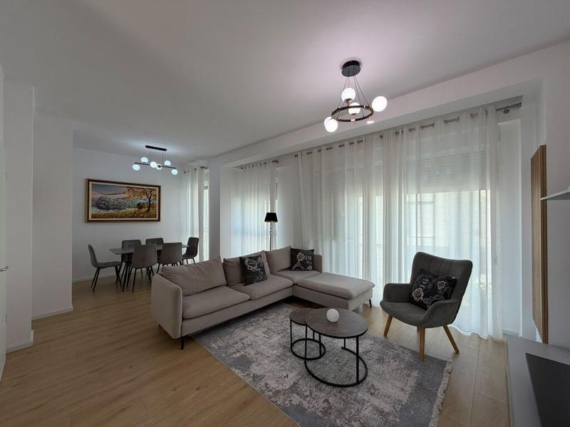 Villa for rent in Tirana, 200 m². Photo 3 of 12