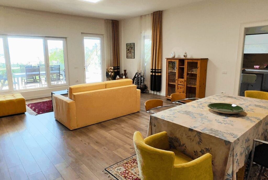 Villa for sale in Liqeni i Farkes, Tirana, 550 m². Photo 2 of 3