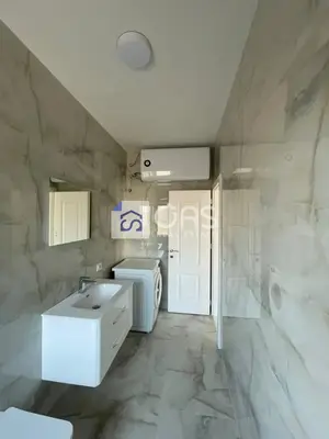 Apartament 1+1 me qera në Rruga Deshmoret e Fekenit, Tiranë, 60 m². Foto 3 nga 5