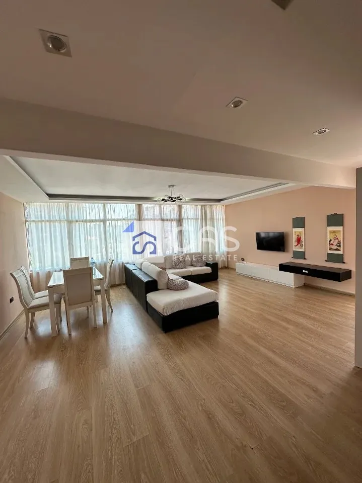 Apartament 2+1 me qera në Rruga Dritan Hoxha, Tiranë, 140 m². Foto 1 nga 5