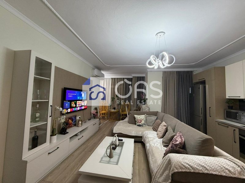 Apartament 3+1 me qera në bllok, Tiranë, 92 m²