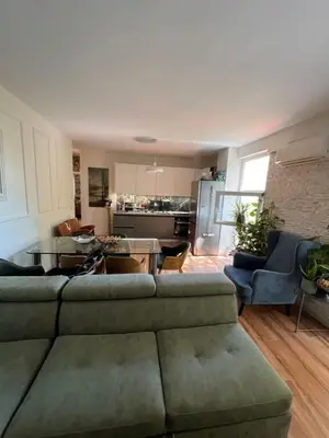 Apartament 2+1 në shitje në Vila e Zogut, Durrës, 91 m². Foto 3 nga 12