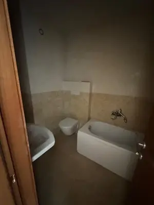 Commercial space for rent in Bulevardi Deshmoret e Kombit, Tirana, 28 m². Photo 10 of 12