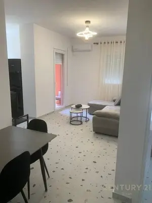 Apartament 1+1 me qera në Rruga 5 Maji, Tiranë, 60 m². Foto 6 nga 8