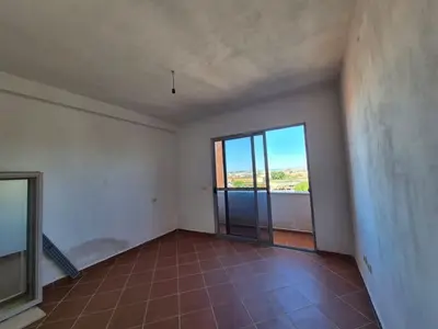 Apartament 1+1 në shitje në Rruga Rrota e Kuqe, Durrës, 58 m². Foto 3 nga 5
