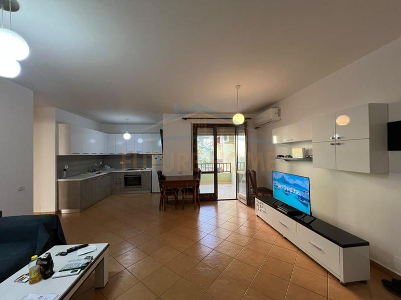 Appartamento 2+1 in vendita a Kopshti Botanik, Tirana, 104 m²