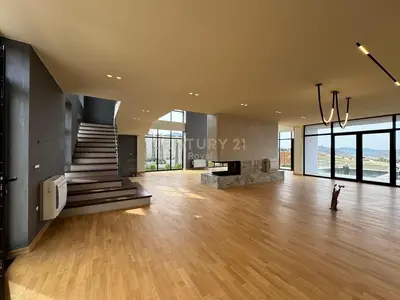 Vilë me qera në Rolling Hills Luxury Residences, Tiranë, 600 m². Foto 10 nga 12