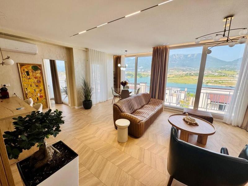 Appartamento 2+1 in affitto a Farkë, Tirana, 145 m²