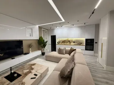 Apartament 2+1 me qera në Blloku, Tiranë, 120 m². Foto 2 nga 7