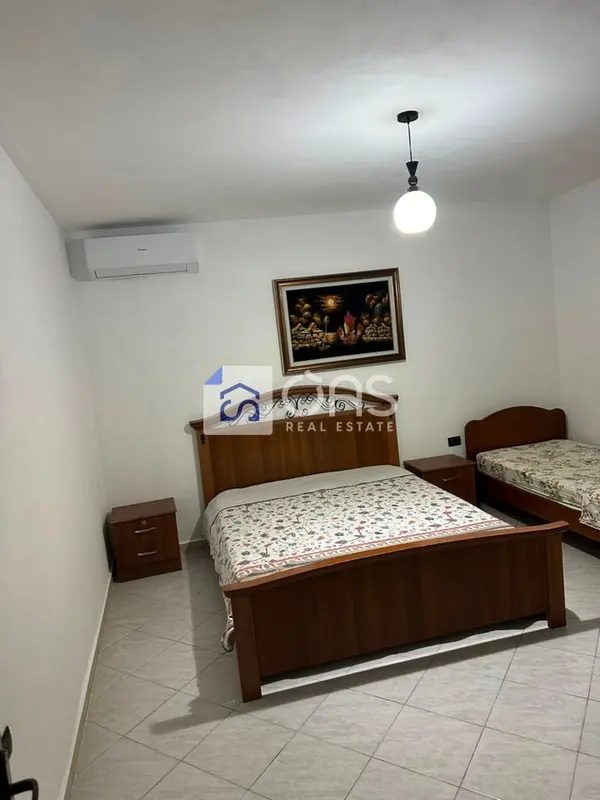 Apartament 1+1 me qera në Komuna e Parisit, Tiranë, 78 m²