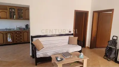 House 2+1 for rent in Spitali Ushtarak, Tirana, 103 m². Photo 2 of 9