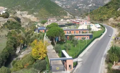 Warehouse for rent in Tufinë, Tirana, 414 m². Photo 1 of 2