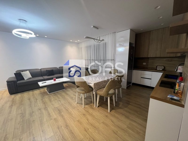Apartament 2+1 me qera në Bulevardi i Ri, Tiranë, 110 m²