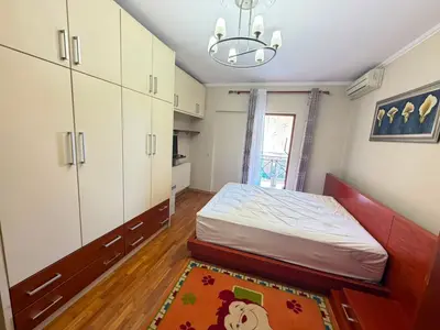 Apartament 2+1 me qera në Rruga Fortuzi, Tiranë, 125 m². Foto 3 nga 6